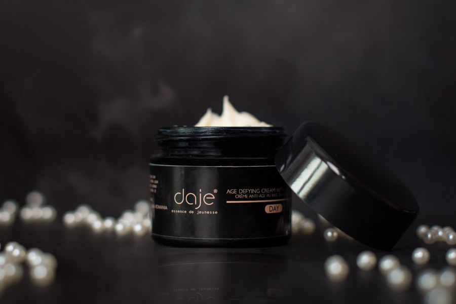 Crema de zi daje